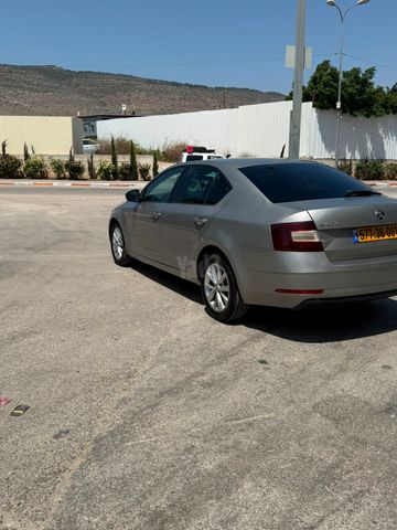 סקודה אוקטביה