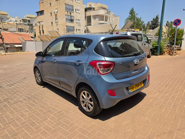 יונדאי i10
