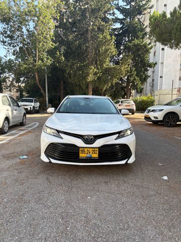 טויוטה קאמרי