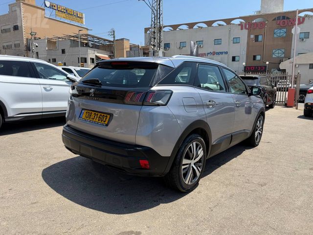 פיג'ו 3008