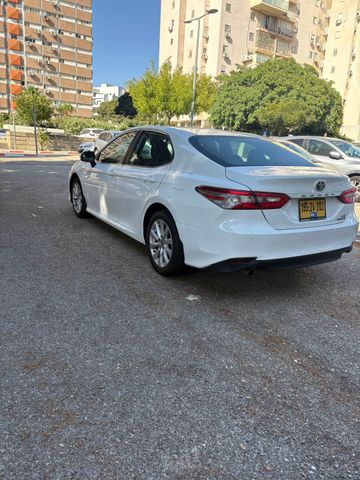 טויוטה קאמרי