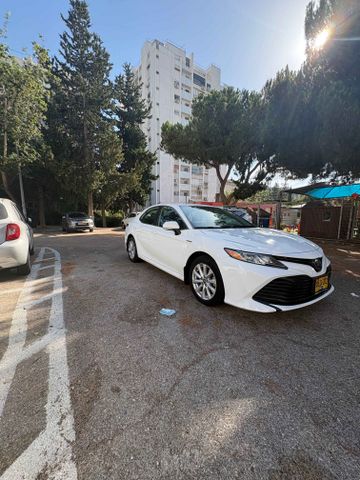 טויוטה קאמרי