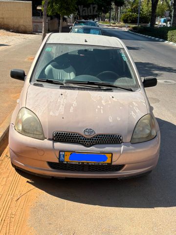טויוטה יאריס