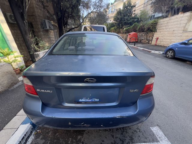 סובארו B4/לגאסי