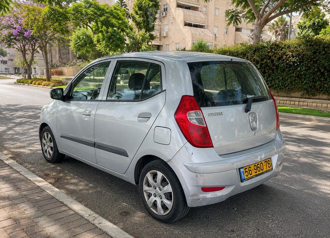 יונדאי i10