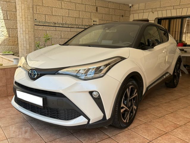 מודעת רכב טויוטה C-HR