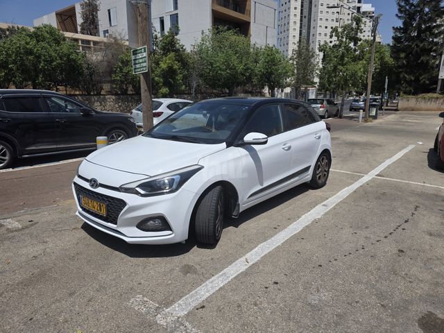 יונדאי i20