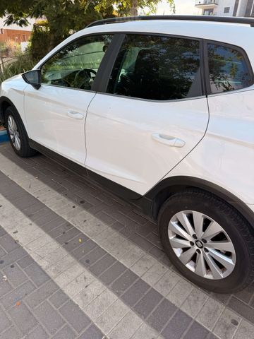 מודעת רכב סיאט ארונה