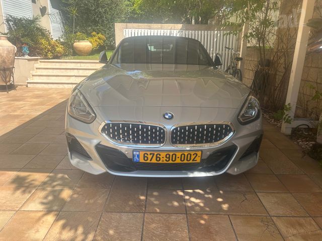 ב מ וו Z4