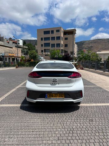 יונדאי איוניק