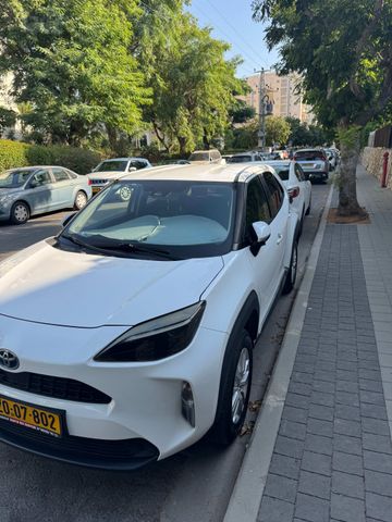 מודעת רכב טויוטה יאריס קרוס