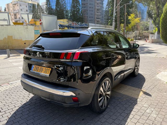 פיג'ו 3008