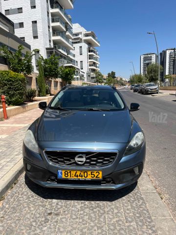 וולוו V40