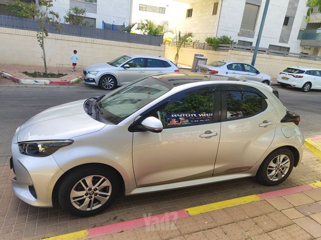 טויוטה יאריס