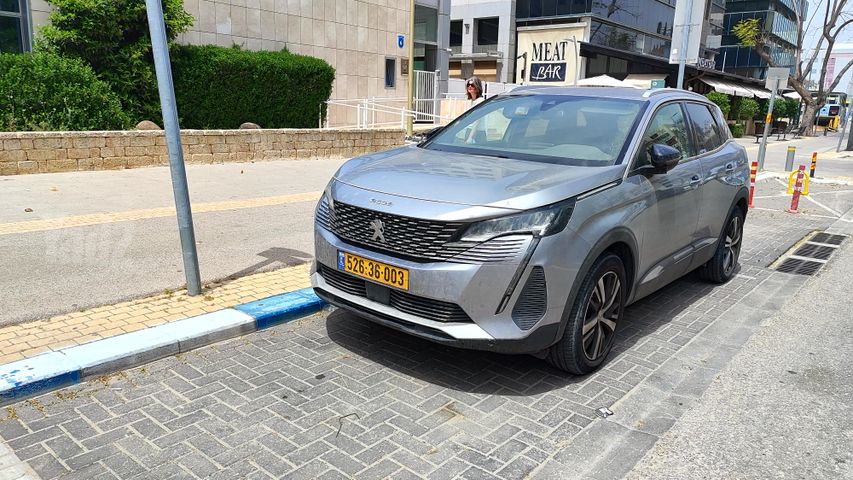 פיג'ו 3008