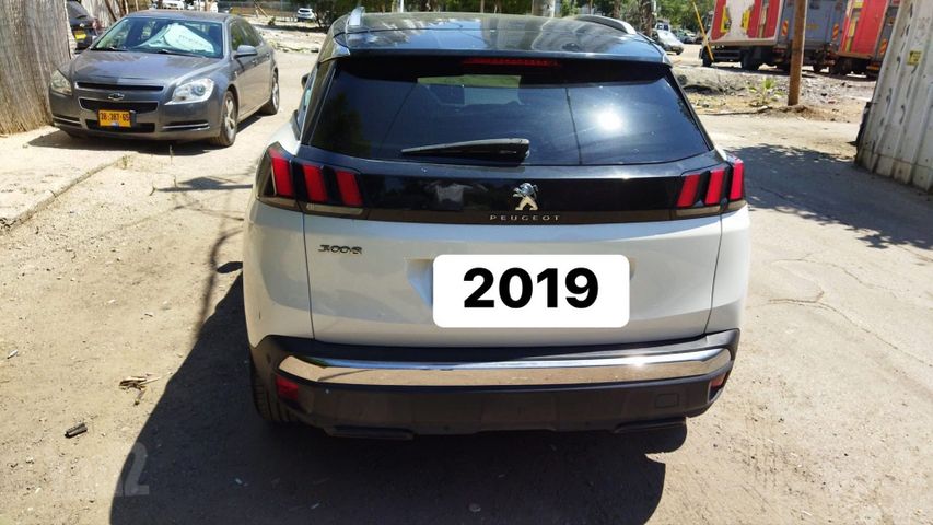 פיג'ו 3008