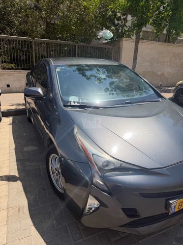 טויוטה פריוס