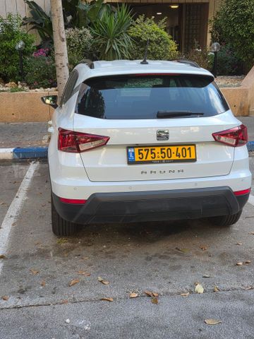 סיאט ארונה