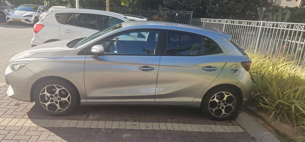 אם ג'י MG3