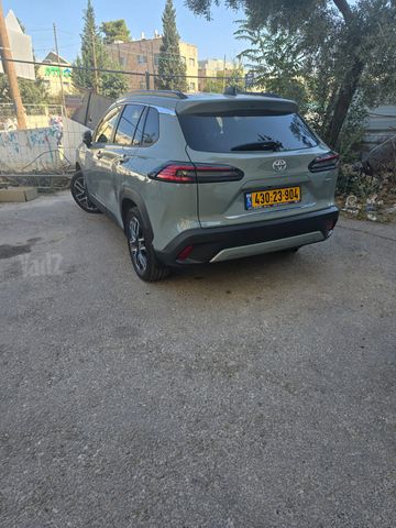 טויוטה קורולה קרוס