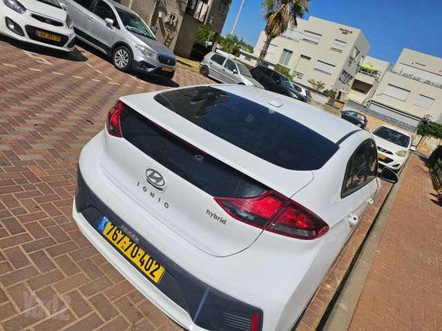 יונדאי איוניק