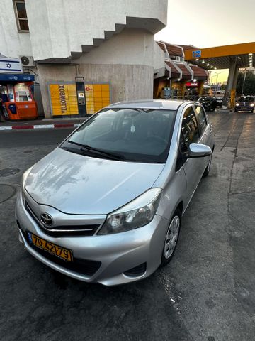 טויוטה יאריס