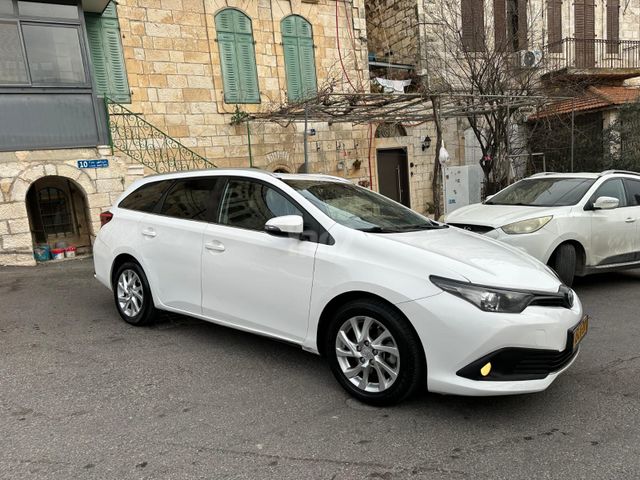 טויוטה אוריס