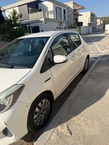 טויוטה יאריס
