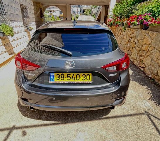 מאזדה 3