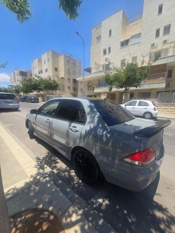 מיצובישי לנסר
