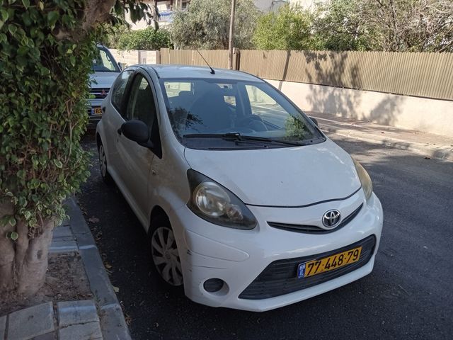מודעת רכב טויוטה אייגו