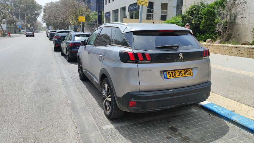 פיג'ו 3008