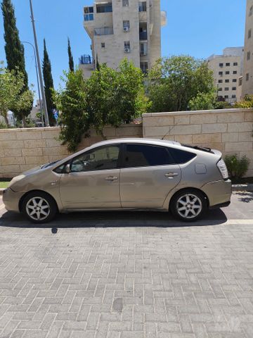 טויוטה פריוס