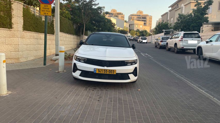אופל אסטרה