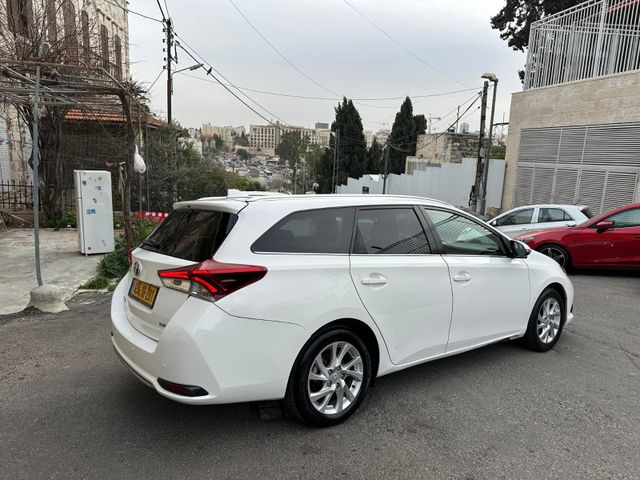 אוריס TS היברידי אוט׳ 1.8 (99 כ״ס) [2015-2019]