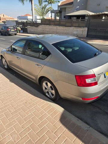 סקודה אוקטביה