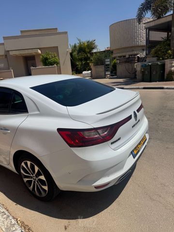 רנו מגאן