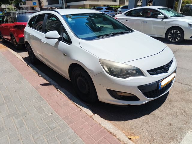 אופל אסטרה