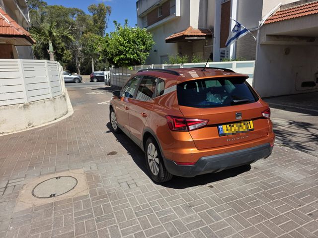סיאט ארונה