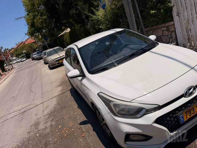 יונדאי i20