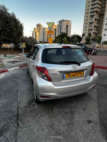 טויוטה יאריס