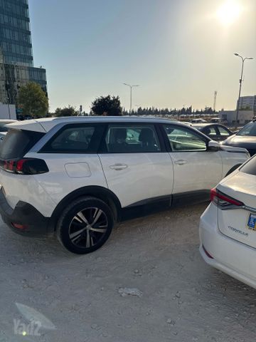 פיג'ו 5008