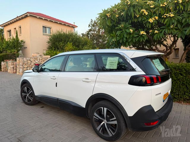 פיג'ו 5008