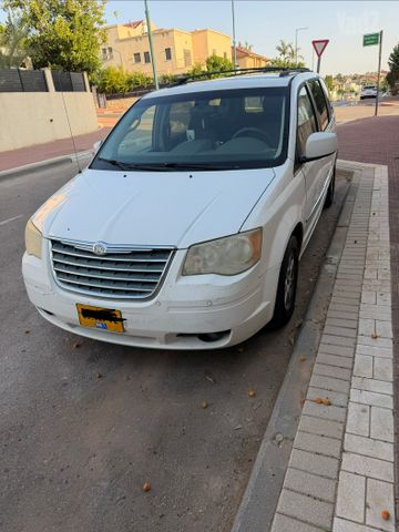 גראנד וויאג'ר Touring L אוט׳ מיניוואן / MPV 7 מק 3.8 (193 כ״ס)