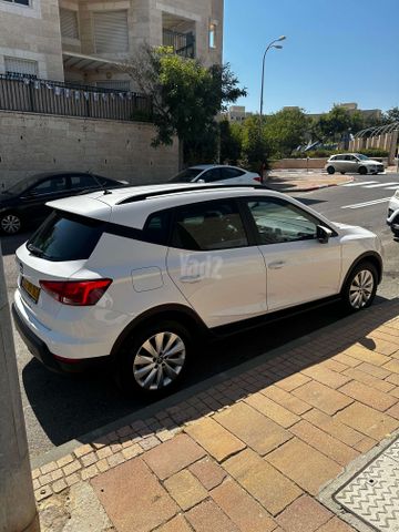 סיאט ארונה