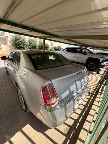 קרייזלר 300