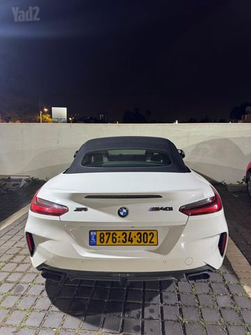 ב מ וו Z4