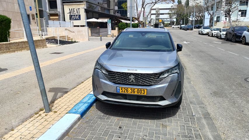 פיג'ו 3008
