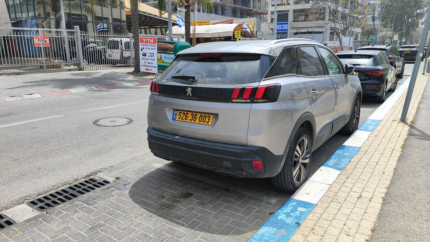 פיג'ו 3008