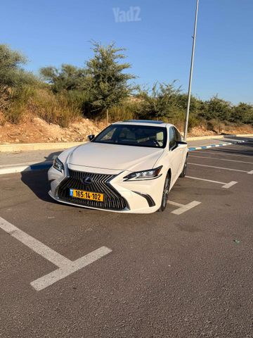 לקסוס ES